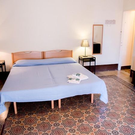 Landolinas Room คาตาเนีย ภายนอก รูปภาพ